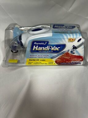 Reynolds Handi-Vac Vacuum Sealer Starter Kit - White and Blue.